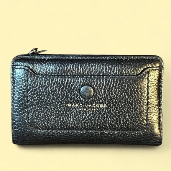 Marc Jacobs Handbags - Marc Jacobs Textured Black Leather Accessory